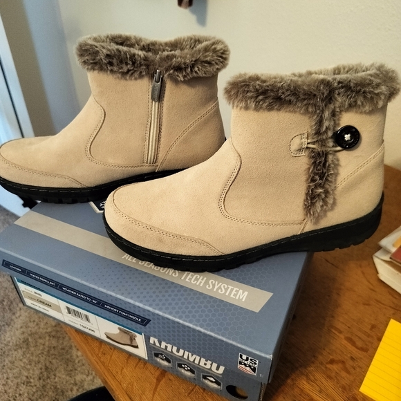 Khombu Iris Women's Faux Fur Lined Suede Winter Boots Cream Size‎ 10M - Picture 4 of 9